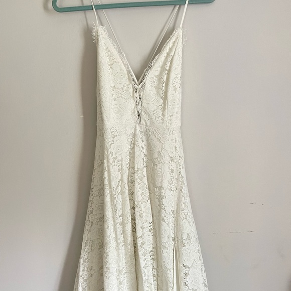 Lulu’s White Lace Dress - Picture 2 of 4